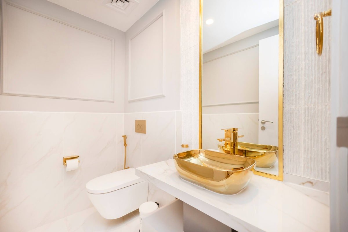 Luxurious 3br Apt Offering Full Burj Al Arab Views full screen image
