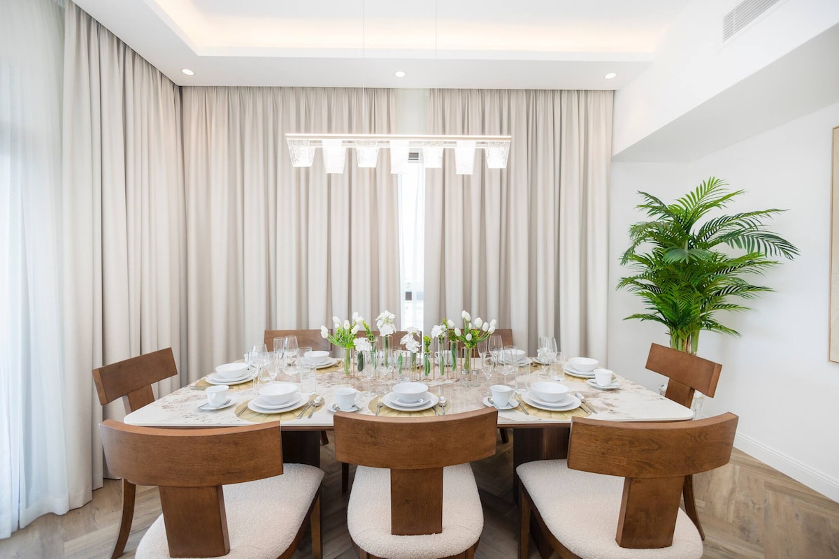 Luxurious 3br Apt Offering Full Burj Al Arab Views full screen image