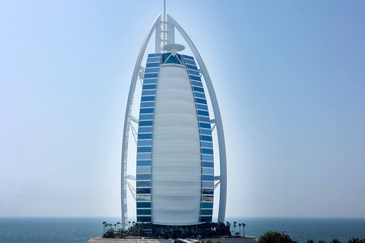 Luxurious 3br Apt Offering Full Burj Al Arab Views