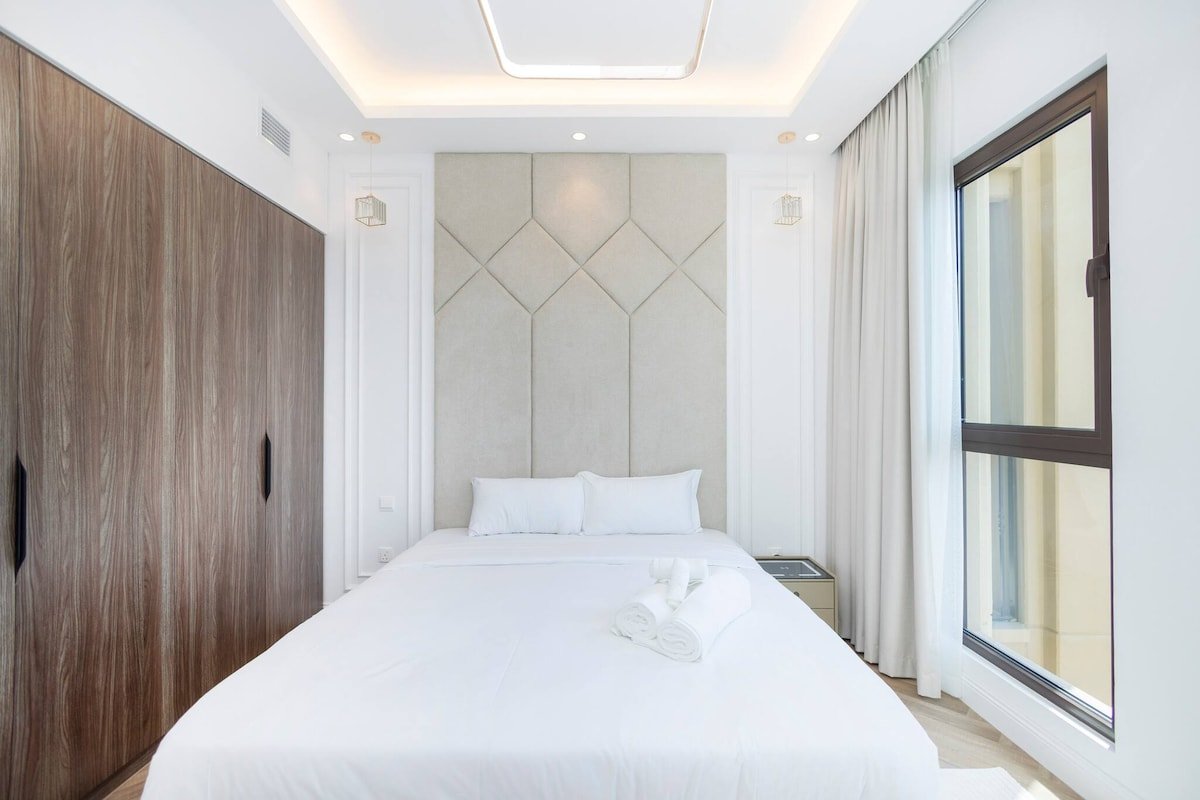 Luxurious 3br Apt Offering Full Burj Al Arab Views full screen image