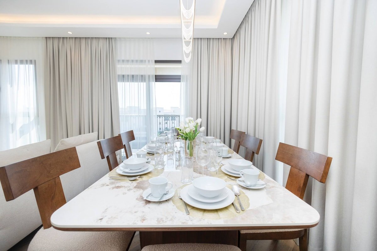 Luxurious 3br Apt Offering Full Burj Al Arab Views full screen image
