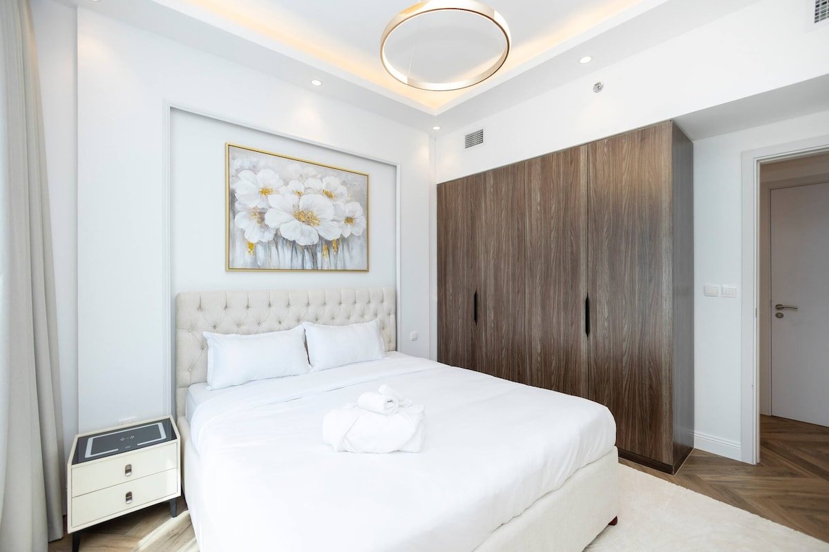 Luxurious 3br Apt Offering Full Burj Al Arab Views full screen image