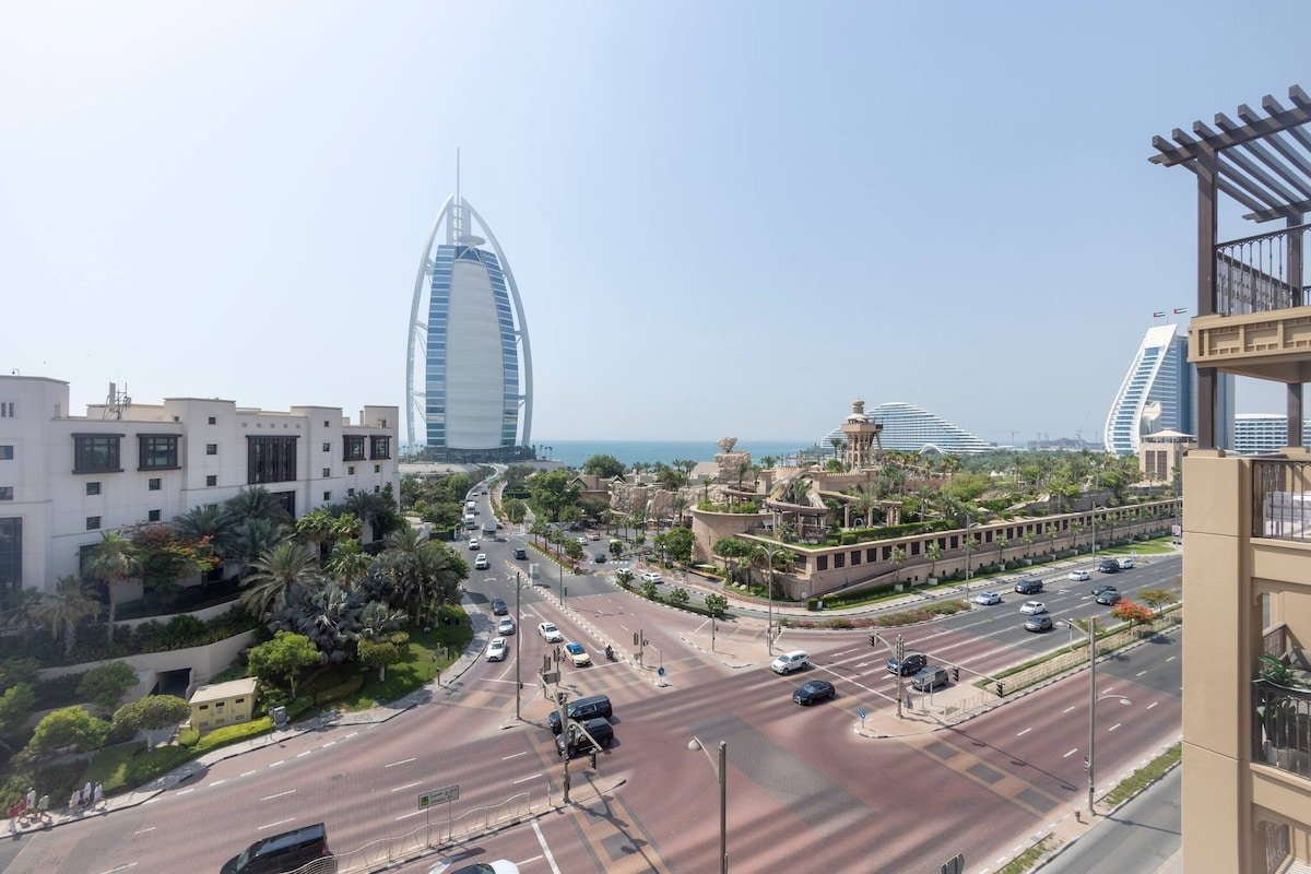 Luxurious 3br Apt Offering Full Burj Al Arab Views full screen image