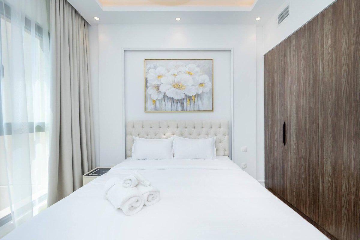 Luxurious 3br Apt Offering Full Burj Al Arab Views full screen image