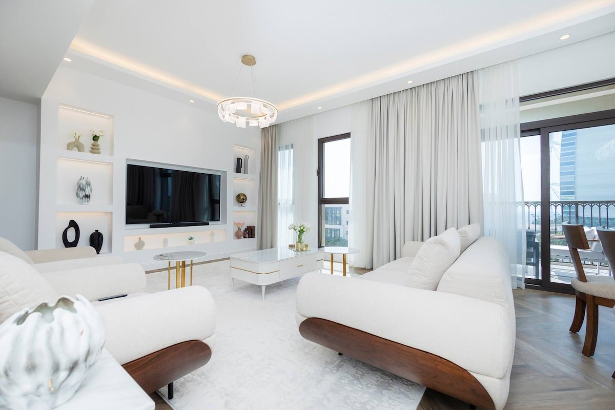 Luxurious 3br Apt Offering Full Burj Al Arab Views full screen image