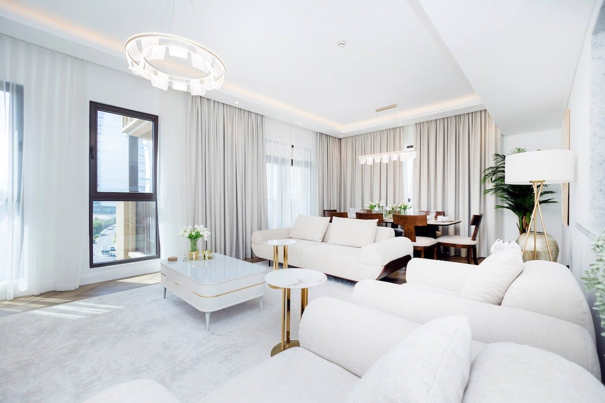 Luxurious 3br Apt Offering Full Burj Al Arab Views full screen image